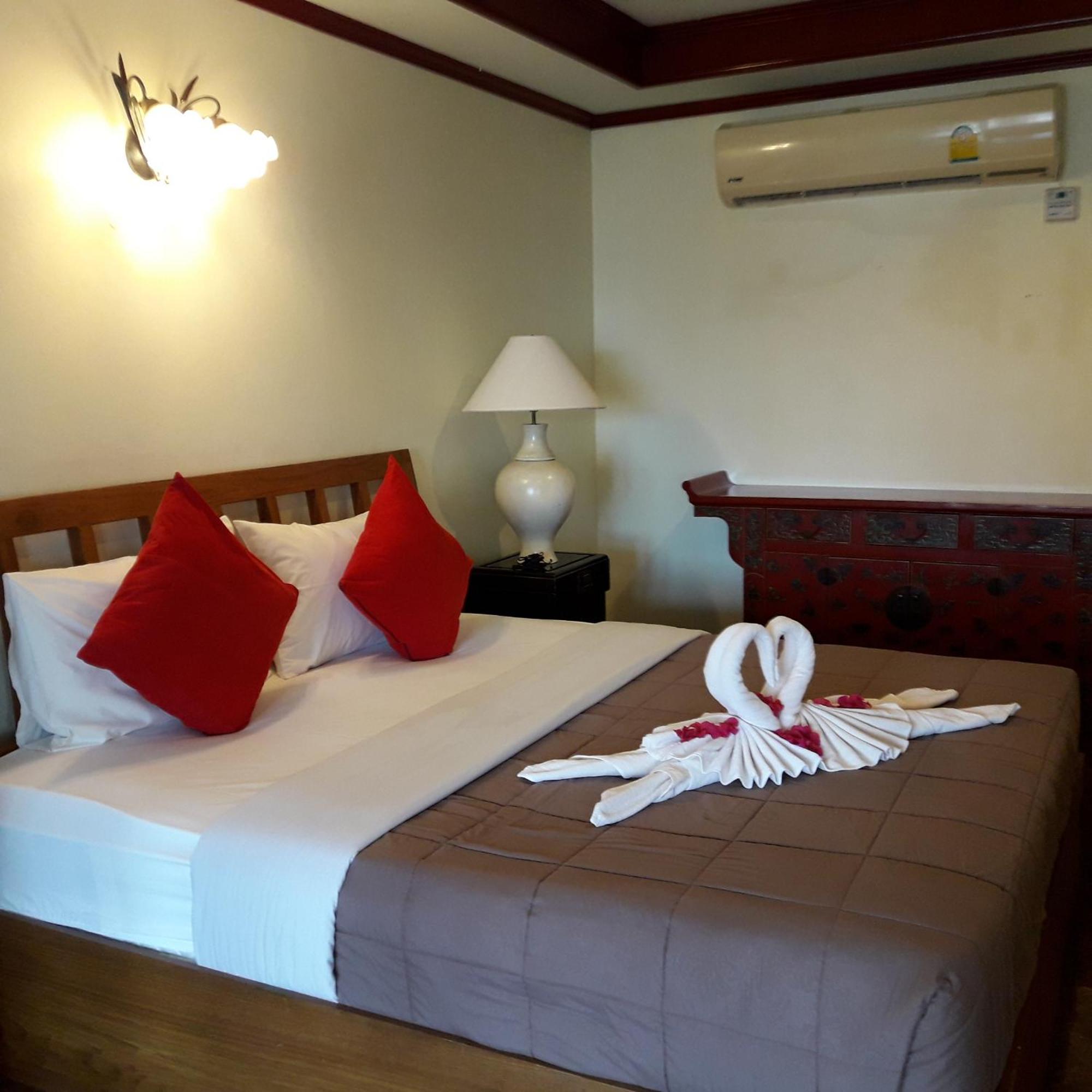 Prince Edouard Apartments & Resort Sha Extra Plus Patong Eksteriør billede